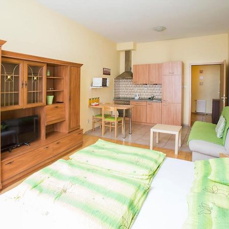 Astra Apartments Budapest Esterno foto
