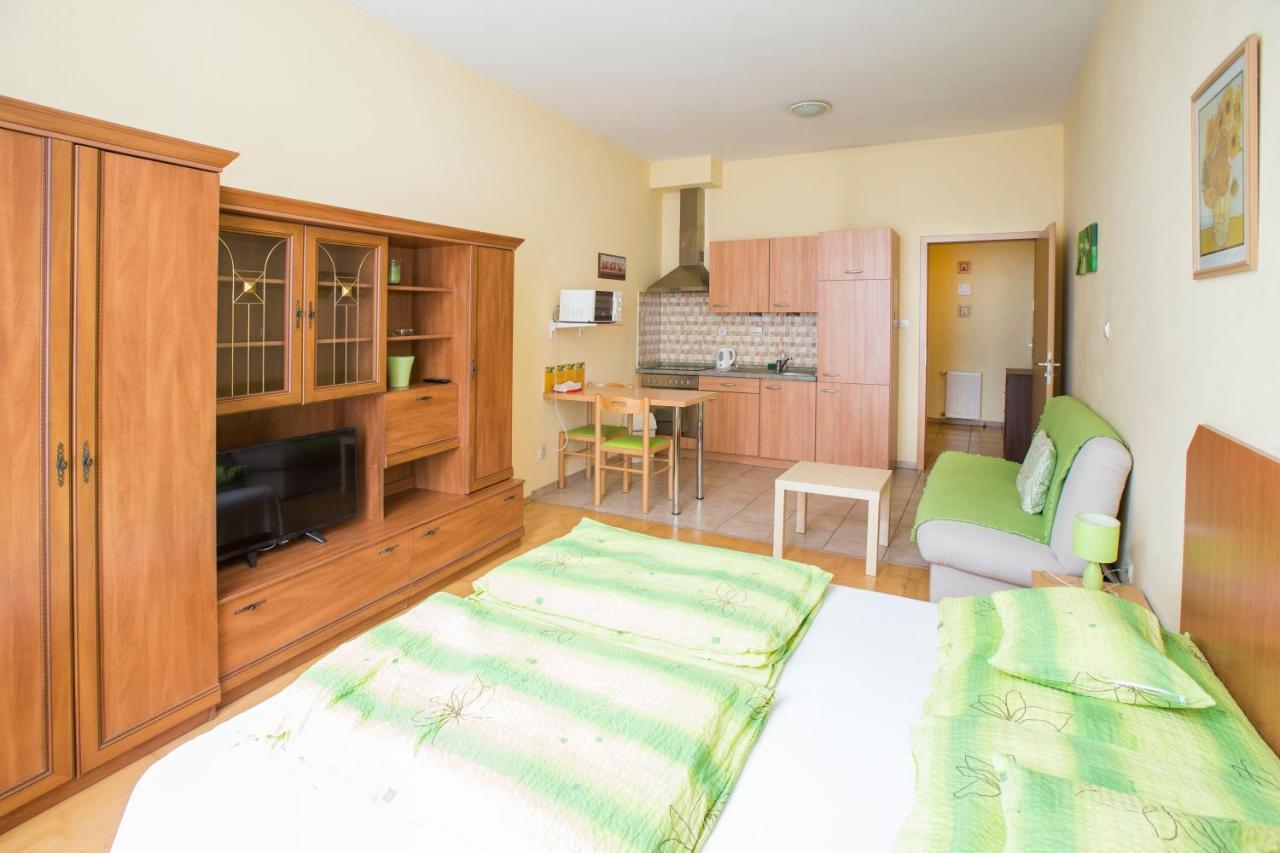 Astra Apartments Budapest Esterno foto